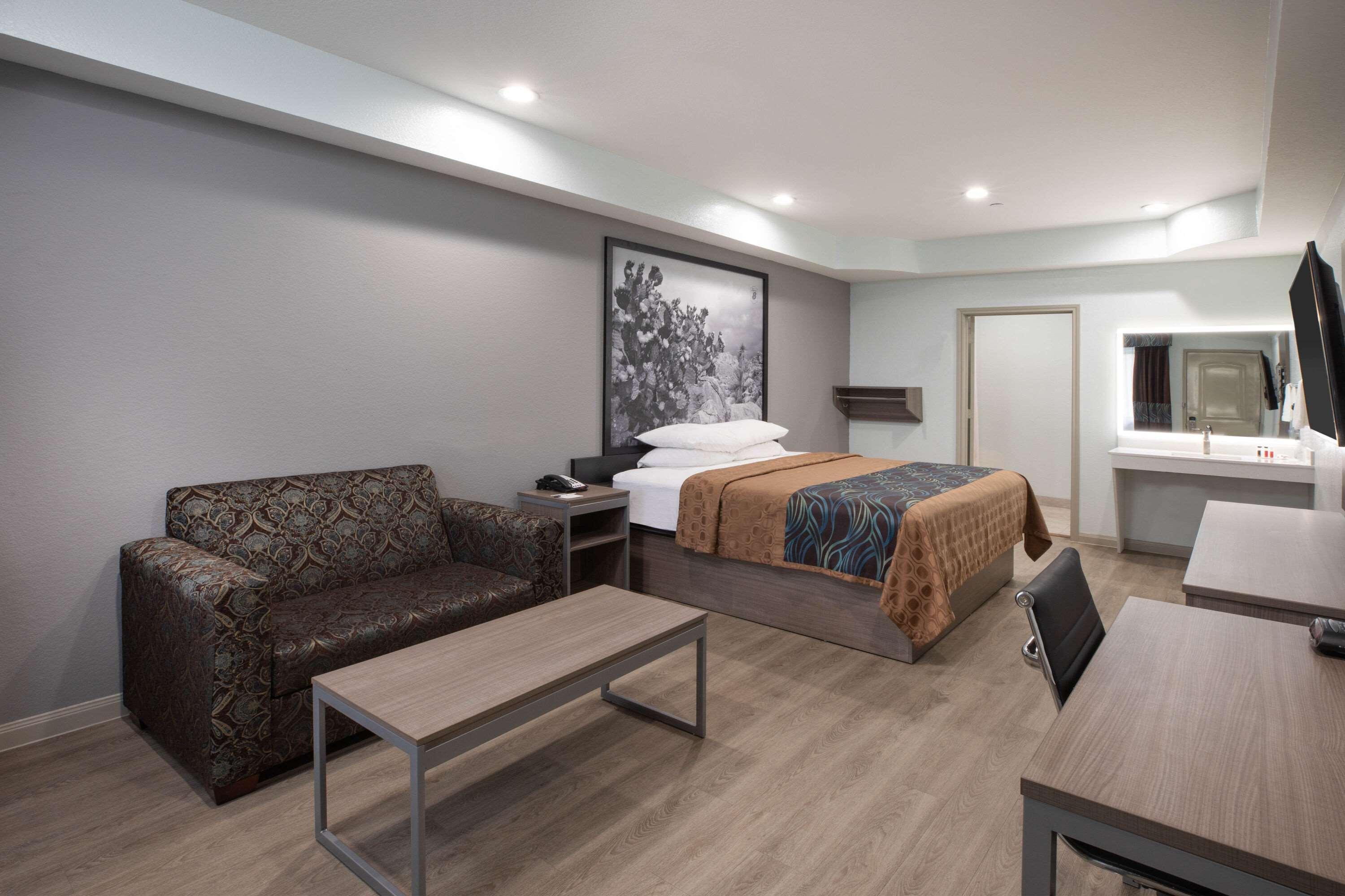 Super 8 By Wyndham Humble Houston Fallcreek Екстериор снимка