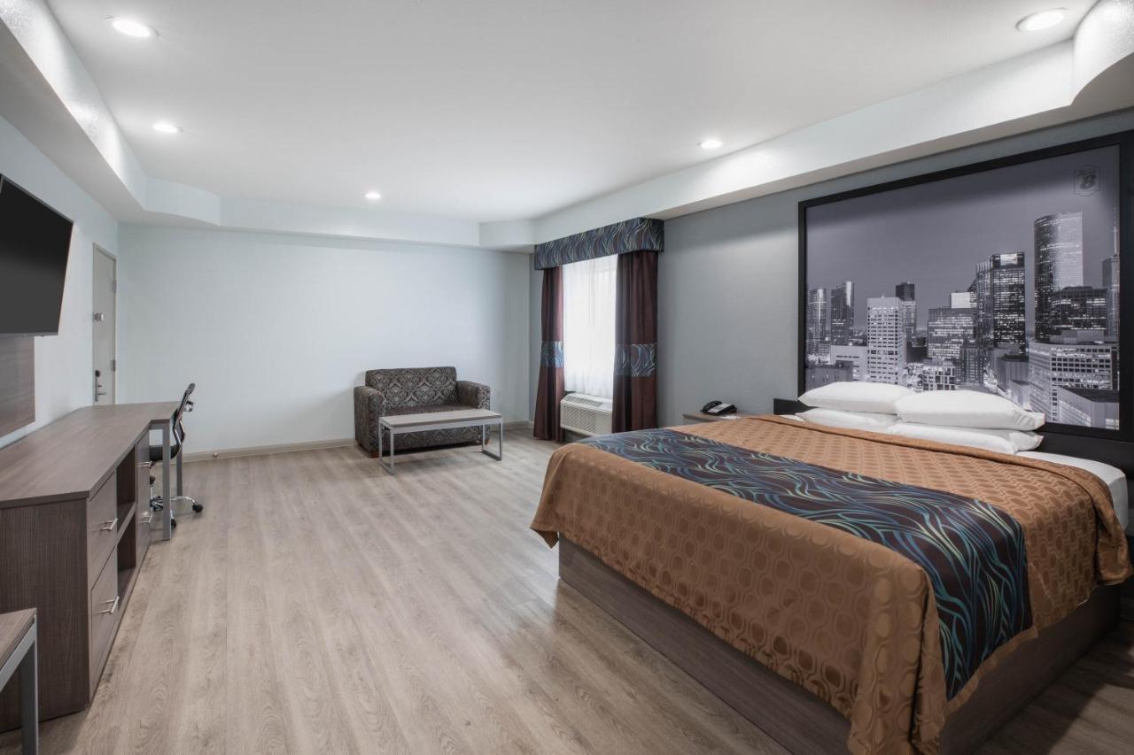 Super 8 By Wyndham Humble Houston Fallcreek Екстериор снимка