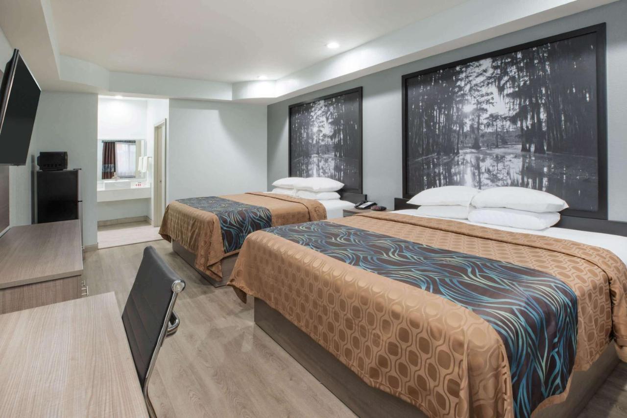 Super 8 By Wyndham Humble Houston Fallcreek Екстериор снимка